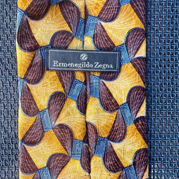 Ermenegildo Zegna 100% Silk Tie With Gold Blue & Plum Geometric Print -Pre-Owned - Picture 3 of 5